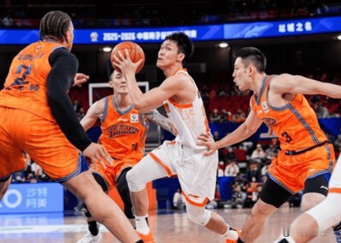 庞峥麟被限制，想进国家队还不够，还得练



庞峥麟被上海掐死，全场9中2，仅仅