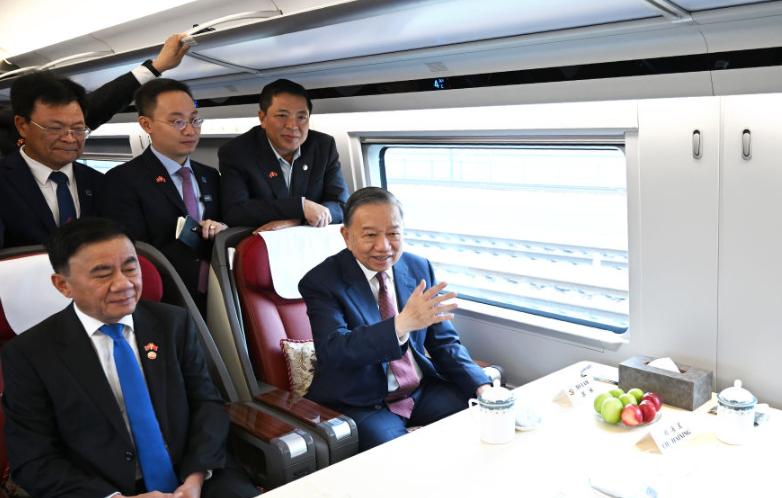 越南高铁建设周期长达二十年，拖延合作只会建成即落后，和中国合作是唯一最优解。
