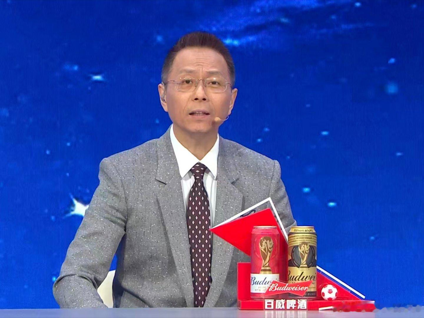 阿根廷3比2埃及梅西点球遗憾罚失，阿根廷陷入两球落后险境。球队绝地反击上演翻盘大