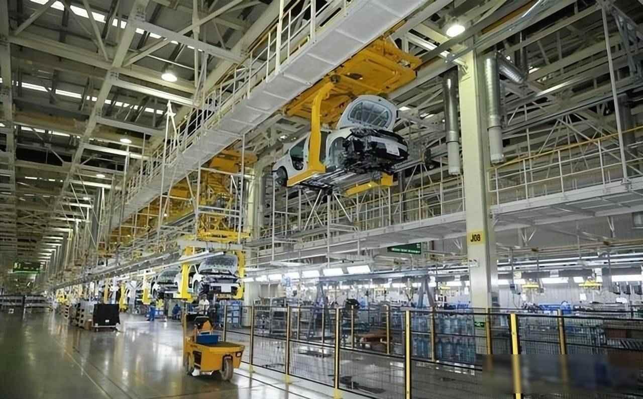 特朗普上台逼欧盟低头，中欧关系悄悄回暖，背后全是算盘

美国那边刚换了总统，欧洲