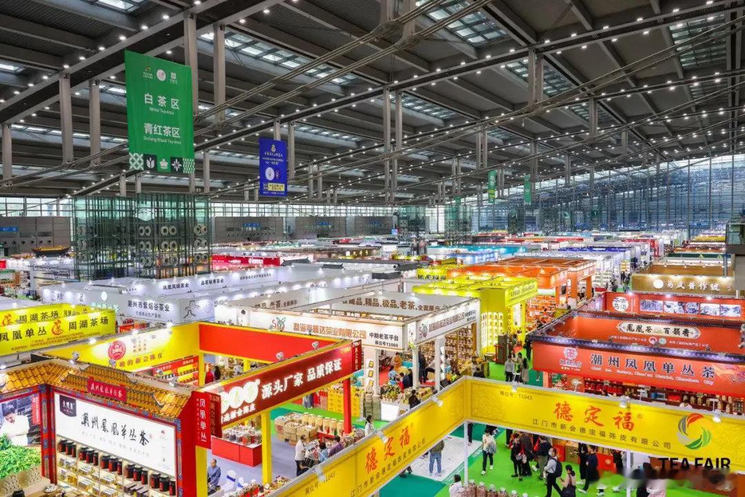 短视频有人发表参观深圳茶博会的感想，大概谈了两点，首先深圳茶博会作为老茶帮的主场