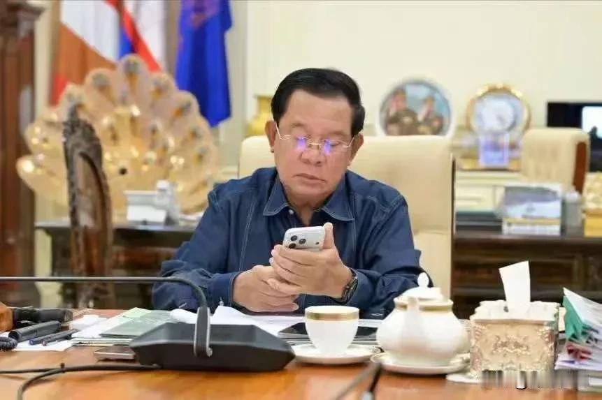 柬埔寨真是到了生死关头


柬埔寨的生死攸关之时，洪森执政了40年，儿子顺利接班