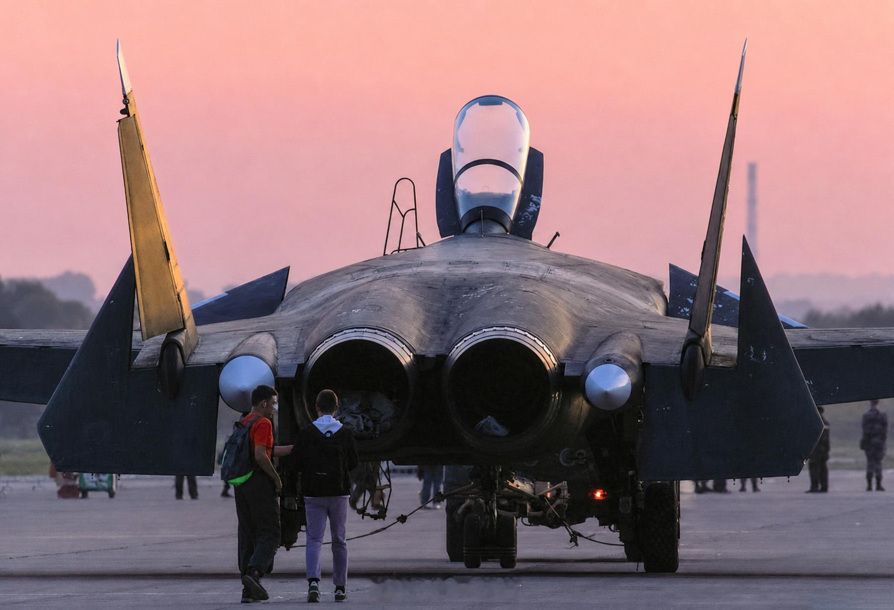 角度惊奇人类 vs 苏霍伊 Su-47“金雕”战斗机[允悲]烽火问鼎计划 ​​​