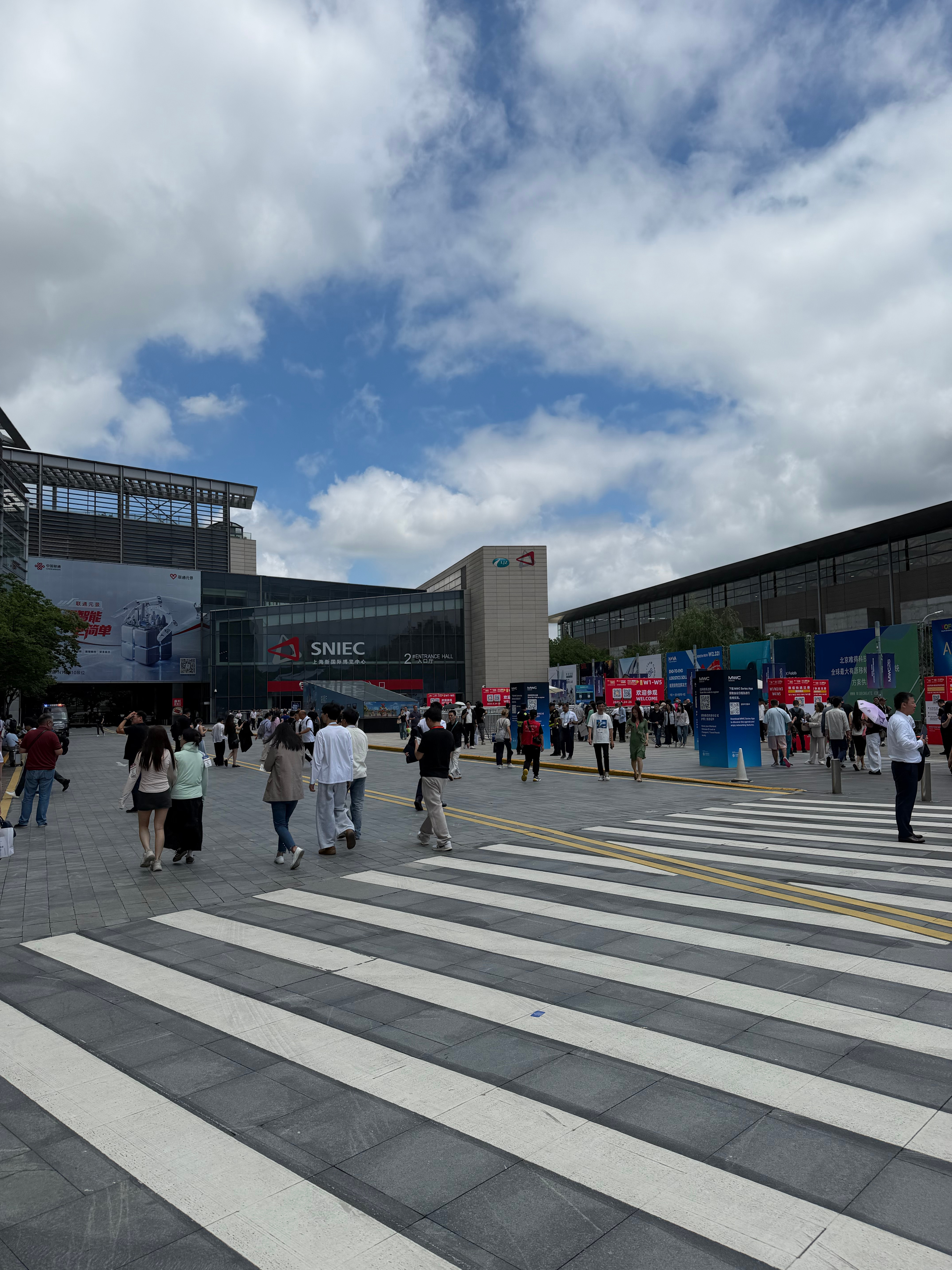 抵达MWC2026现场！准备看vivo专享会了 上海·上海新国际博览中心
