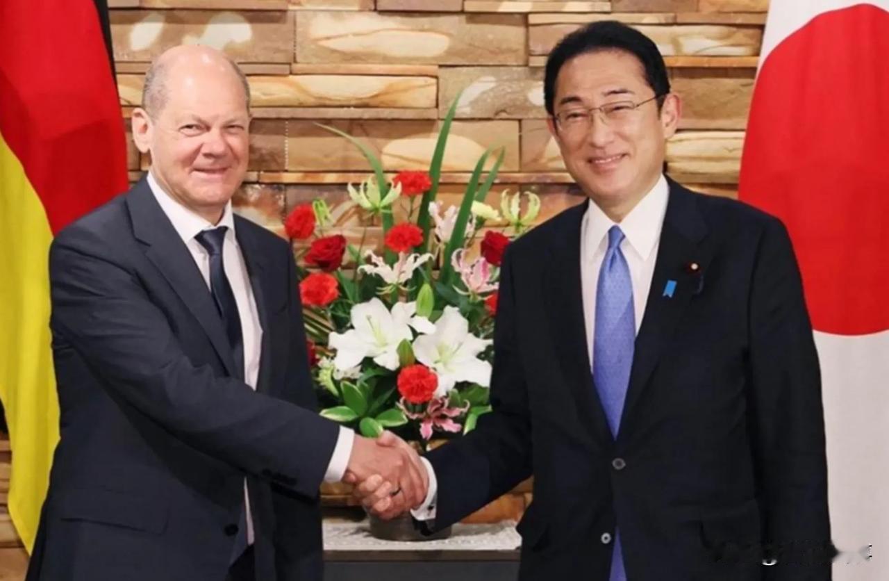 坏消息，德日两国再次联手！
来自NHK（13）日消息，岸田文雄与朔尔茨双方考虑来
