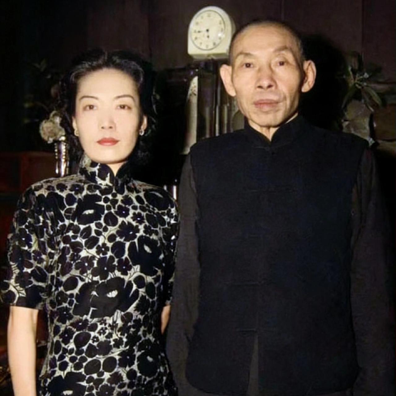 1950年，孟小冬和杜月笙最后一次合影，当时的他们已经离开了上海，定居在香港，这