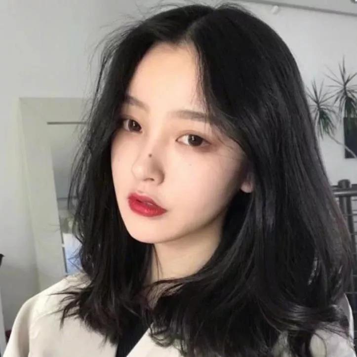 红唇黑发，优雅大方！温柔红色穿搭 黑红色穿搭 红色冬日穿搭 气质红裙穿搭 红衣气