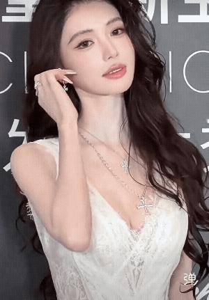 真的美，是我喜欢的类型![赞][捂脸]