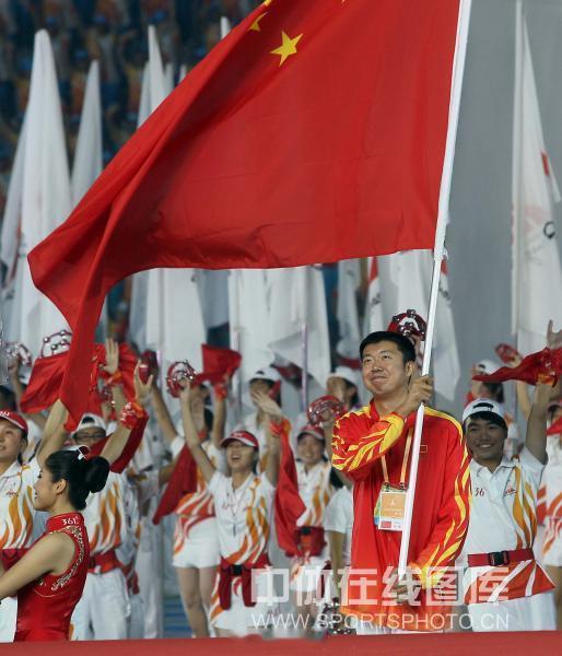 中国男篮中国男篮 中国男篮球员上一次在亚运会、奥运会这种大赛上当旗手，还是201