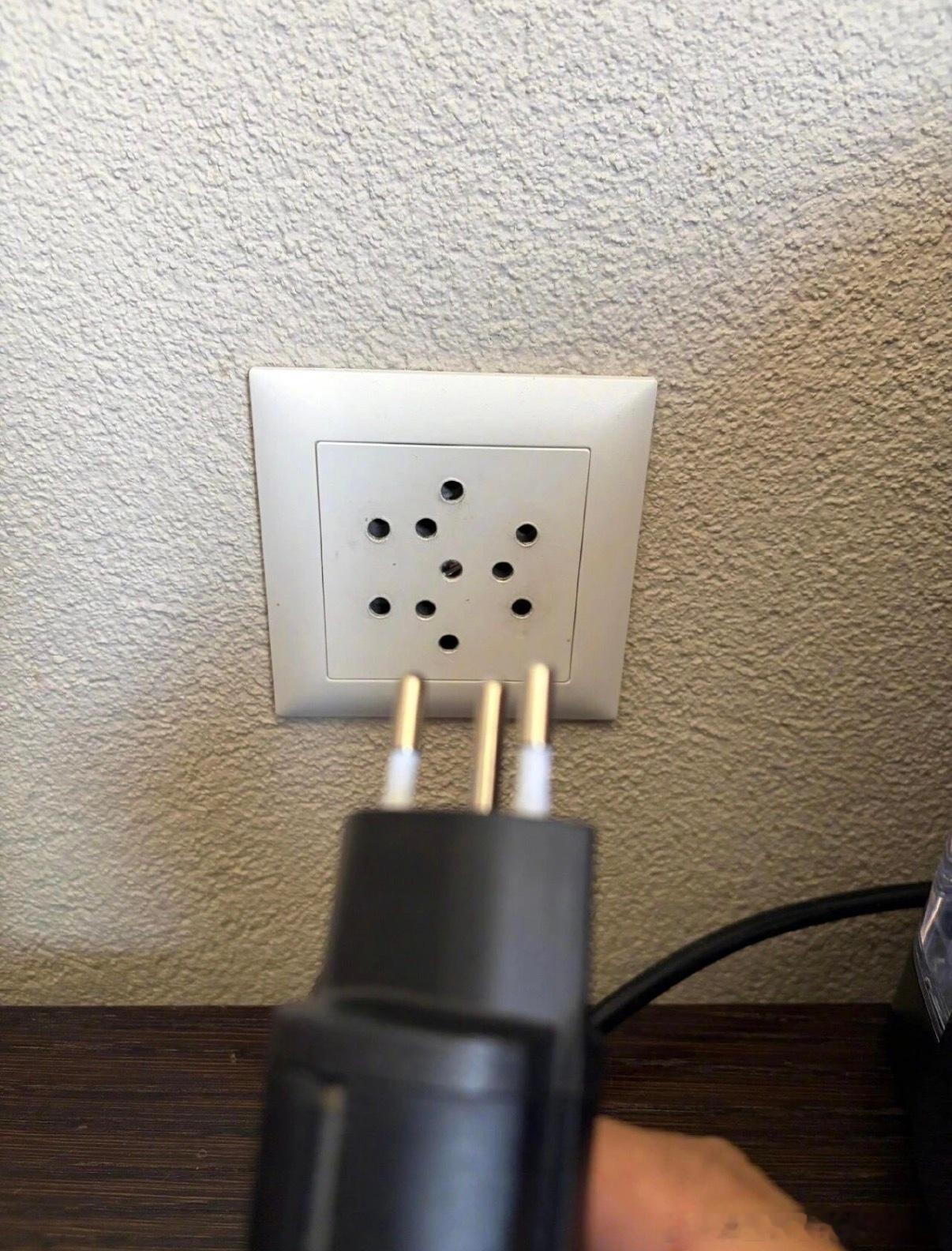 6168怎么会有这么离谱的插座 