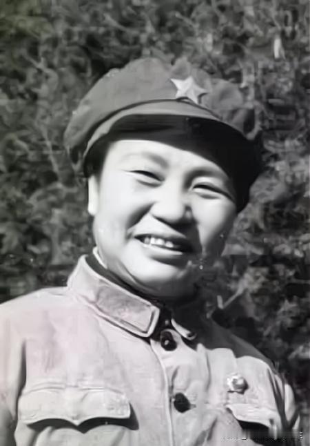 新中国首位女将军临终前留下特殊遗嘱，两根金条捐出背后有怎样的深意？
1955年9
