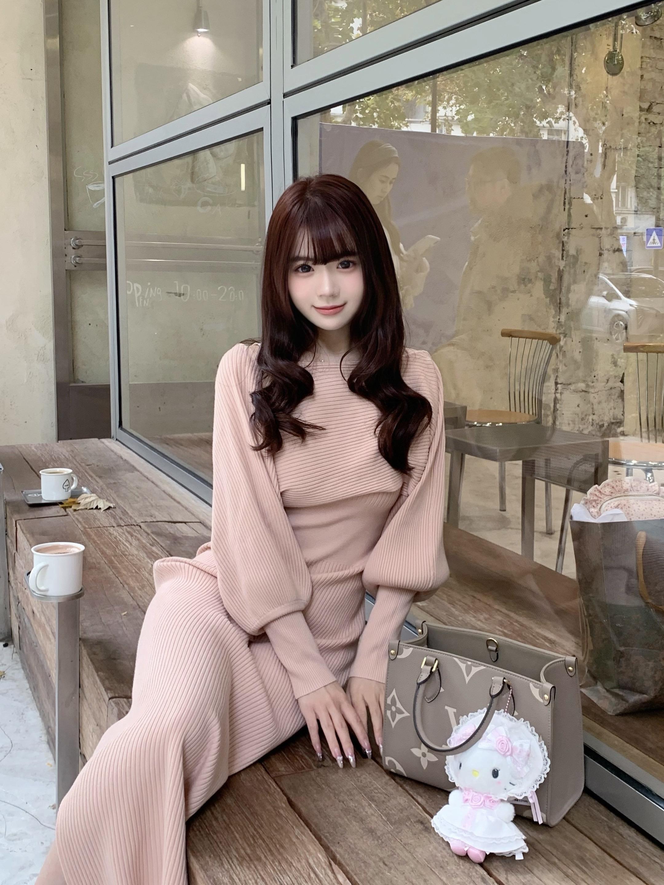 朋友说这件完全少妇，人妻味十足…