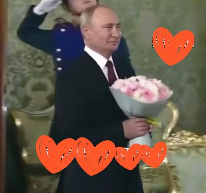 “普京大帝谈恋爱了”！好家伙，这条新闻瞬间登上热搜了！

话说，普京挺实诚！当普