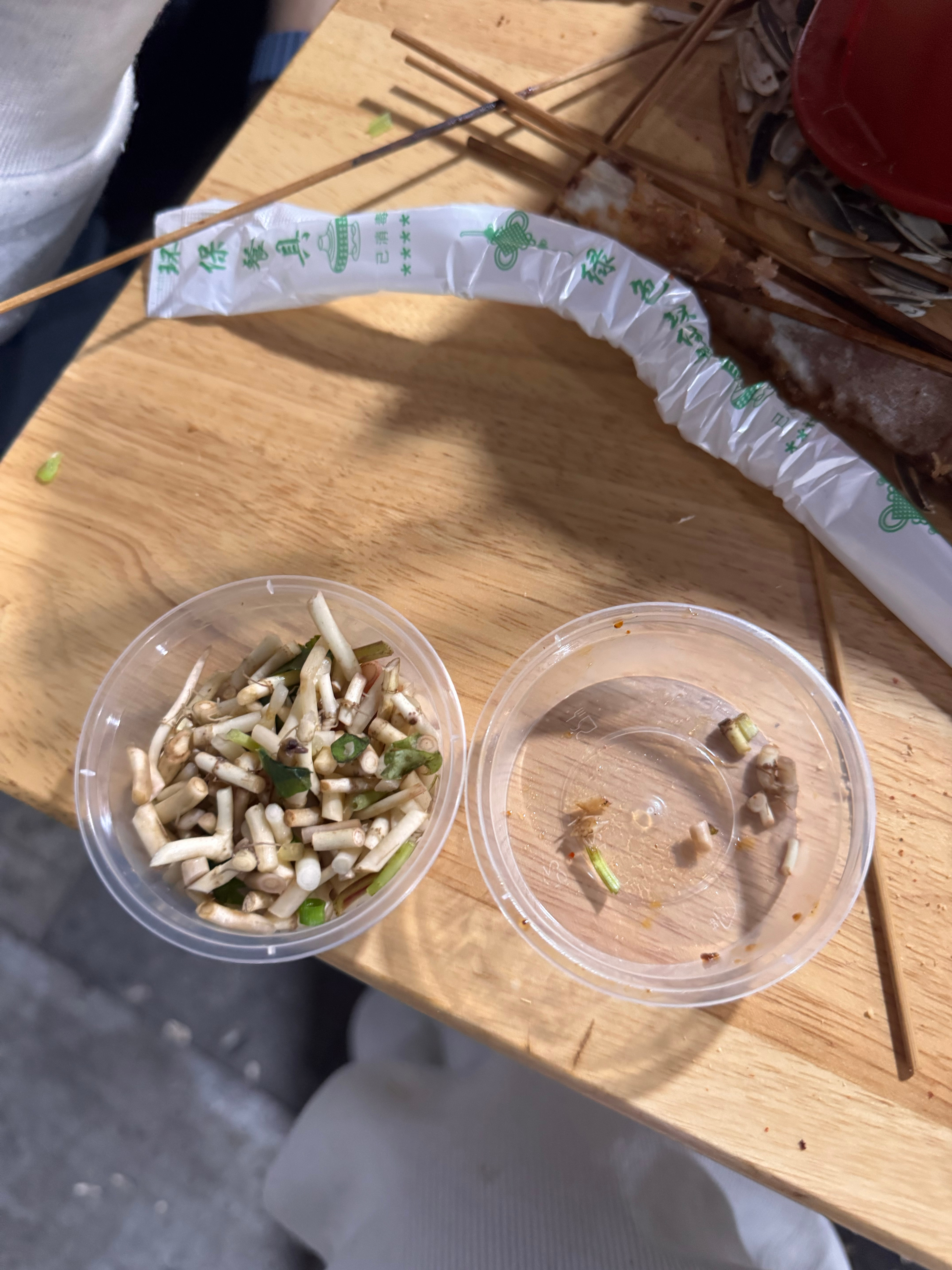 折耳根消灭者！吃完了一碗，又来了一碗。冬天的也太嫩了！ 