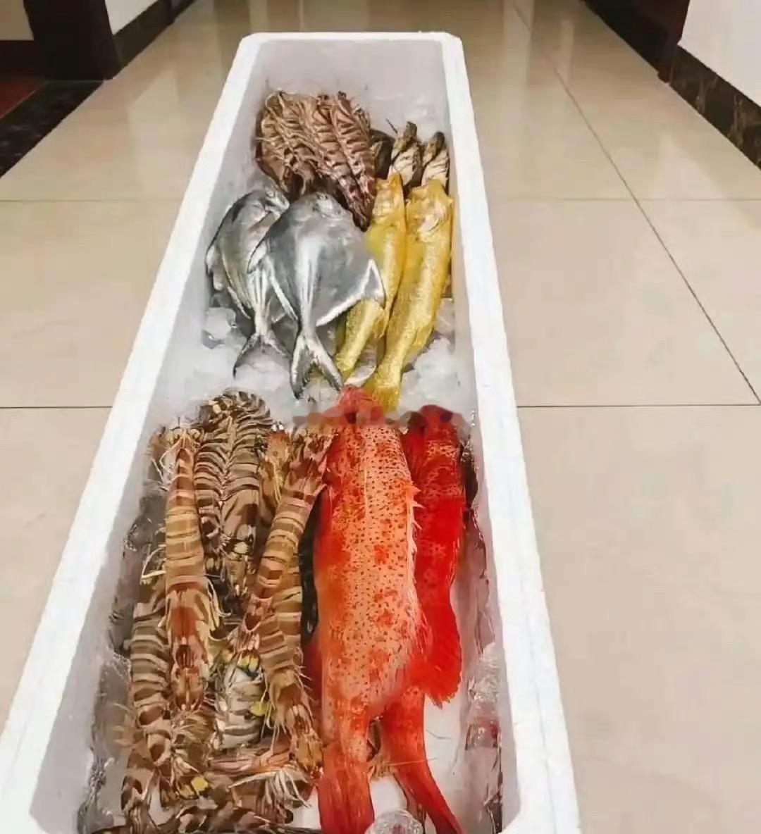 女朋友家送的海鲜，她说花了3000，是不是真的啊？ ​​​