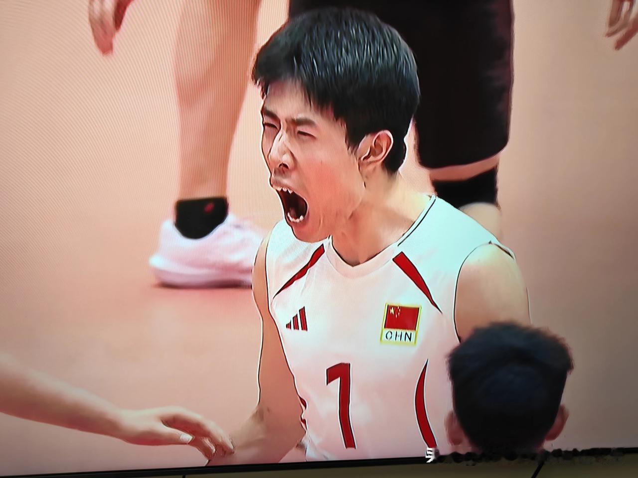 亚运会男排半决赛，中国男排2比3惜败日本男排，说实话这已经超出我的预期了，两队本