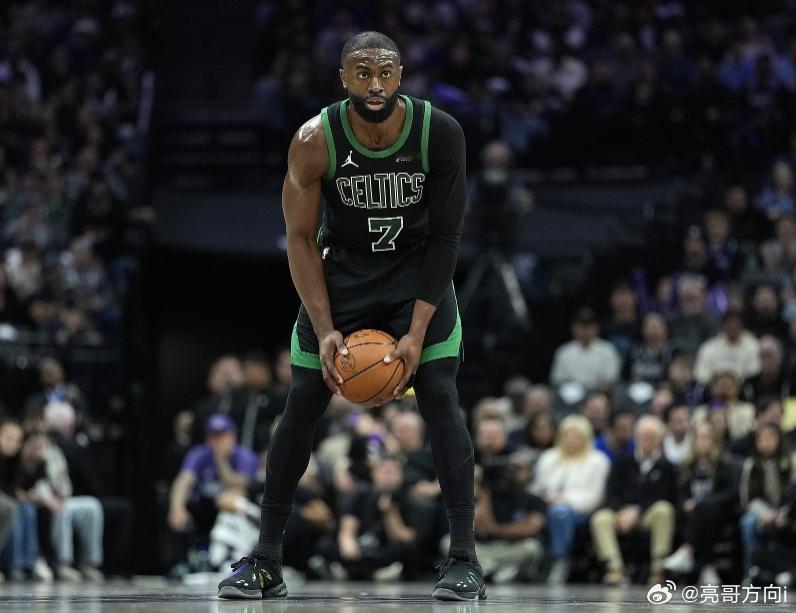 黄绿大战凯尔特人客场111-89战胜湖人，赛季双杀对手的同时豪取8连胜。赛后詹姆