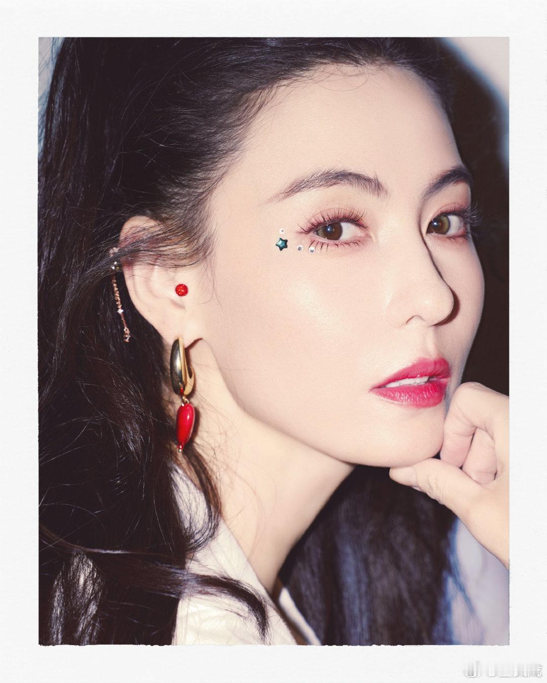 律师解读张柏芝合约纠纷案 律师谈张柏芝法庭表现 张柏芝与前经纪人余毓兴的合约纠纷