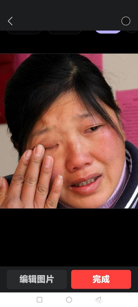 三个孩子，抵不过一场超市里的私奔。

辞职信一撕，手机一关，两个在货架间消耗了大