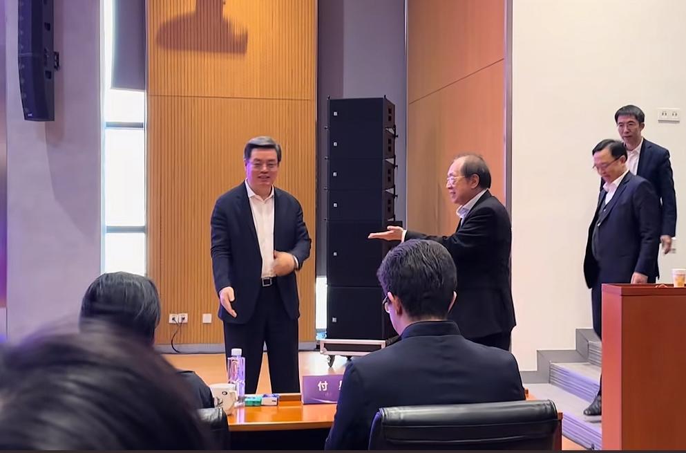 3月20日，“百万英才汇南粤”深圳一清华大学交流活动在清华大学举行。

现场看到