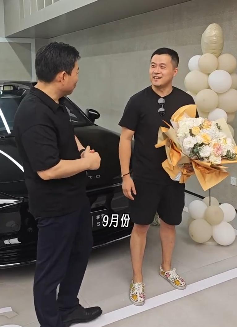 【余承东确认华为首款三折屏手机9月亮相】日前，鸿蒙智行在上海举办享界S9首批车主