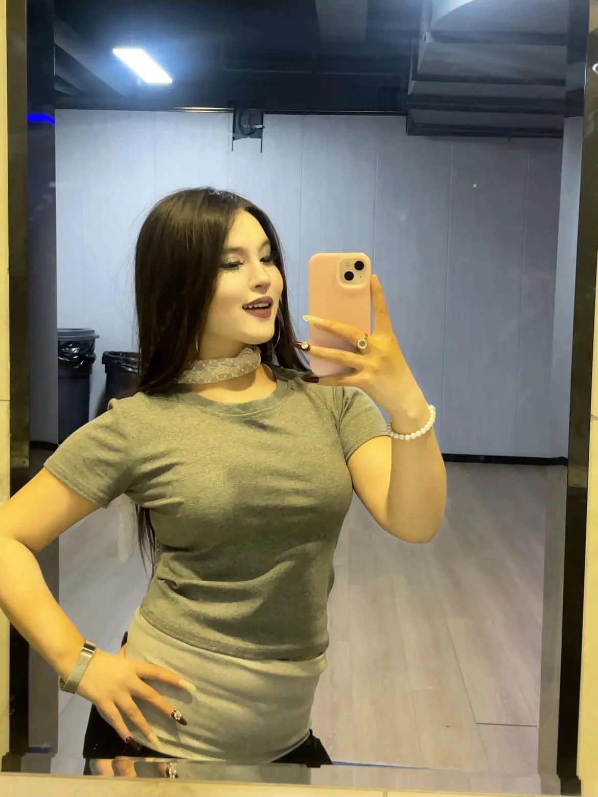 曾经的我比谁都善良 但现实教会了我 好心没有好报 该狠还得狠