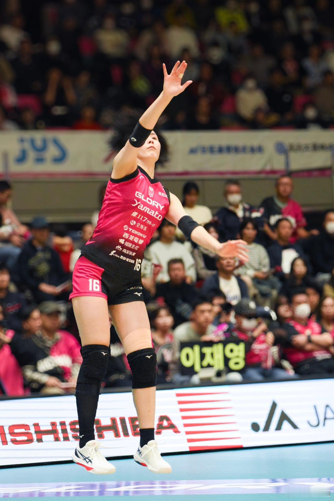 国际排坛动态韩国女排28岁的前韩国女排国手李在英，在SV女排联赛前八战比赛中打了