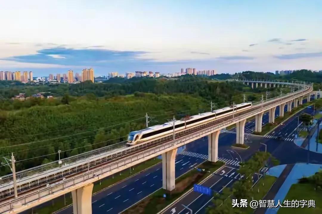宝成铁路公交化改造及青白江至金堂新建线，是成都北部通勤网与成德同城化的关键落子。