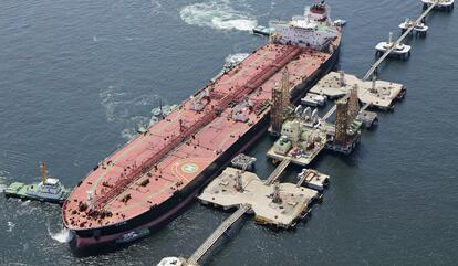 第一船美国原油抵达日本揭露出残酷真相

2026年4月26日，日本此前向美国采购