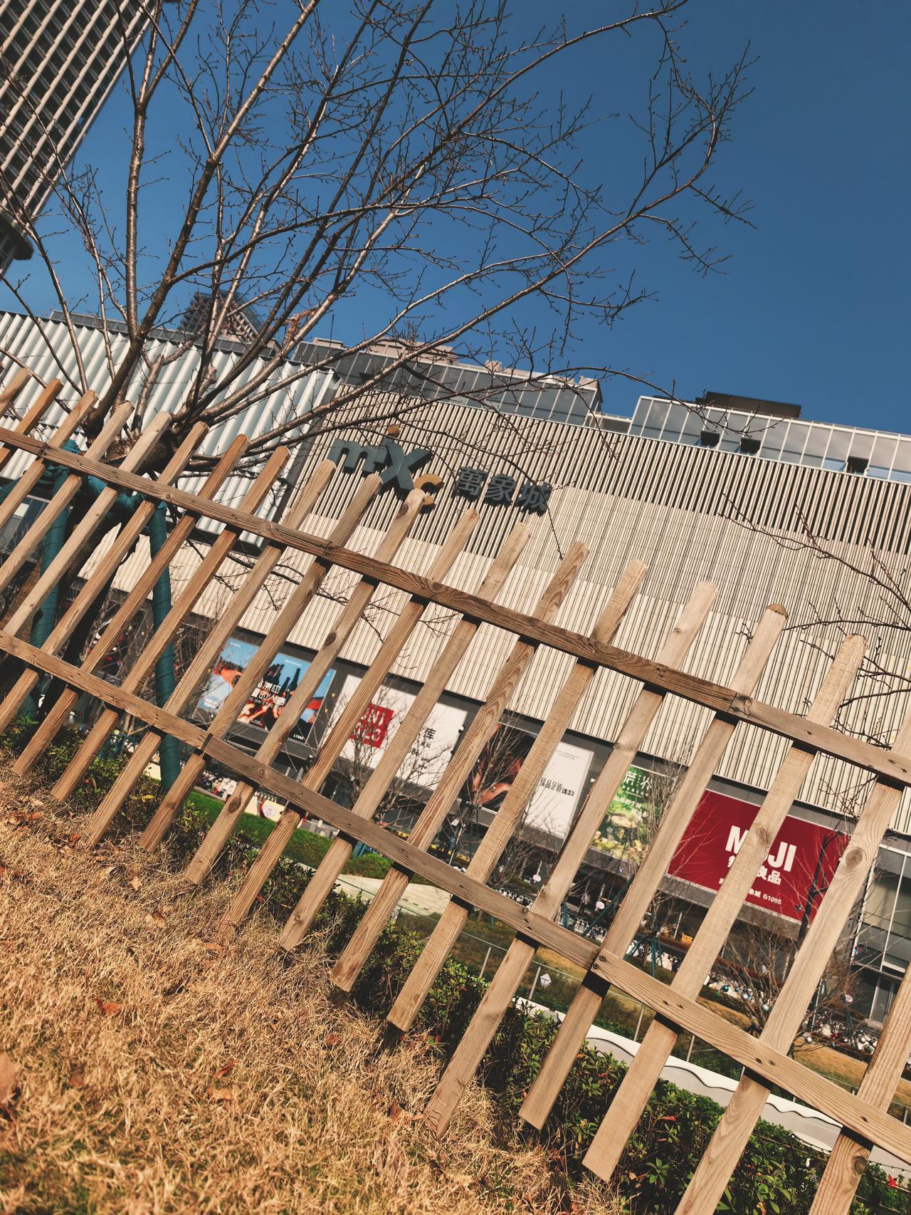 让你见识一下俺当下的睡姿。[捂脸]