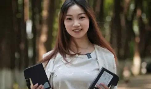🐒“心脏是假的，命是真的。”武汉女子廖翠，带着一颗人工心脏活了整整7年。每天清