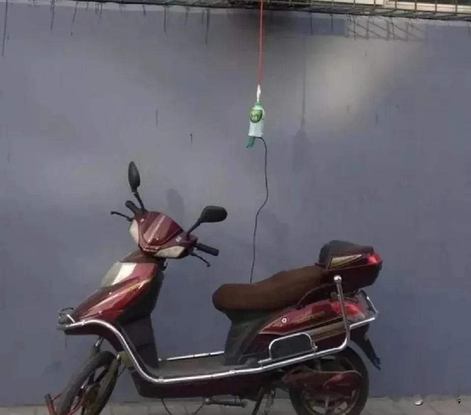 人为什么别人怎么劝都不听呢？非得是事情发生到自己身上，撞了南墙才知道回头。
  