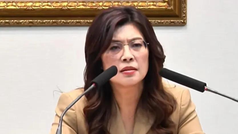 对郑丽文女士，观擦她一段时间的表演发现她的功力确实不足，来大陆一趟，振振有词一番