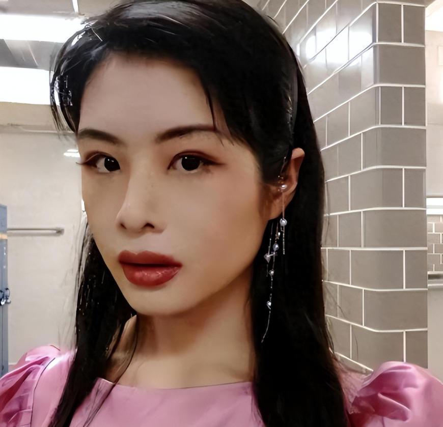 臭名昭著的“恨国女”许可馨，竟在美国结过婚！她曾扬言将全部资产捐给反华组织，如今