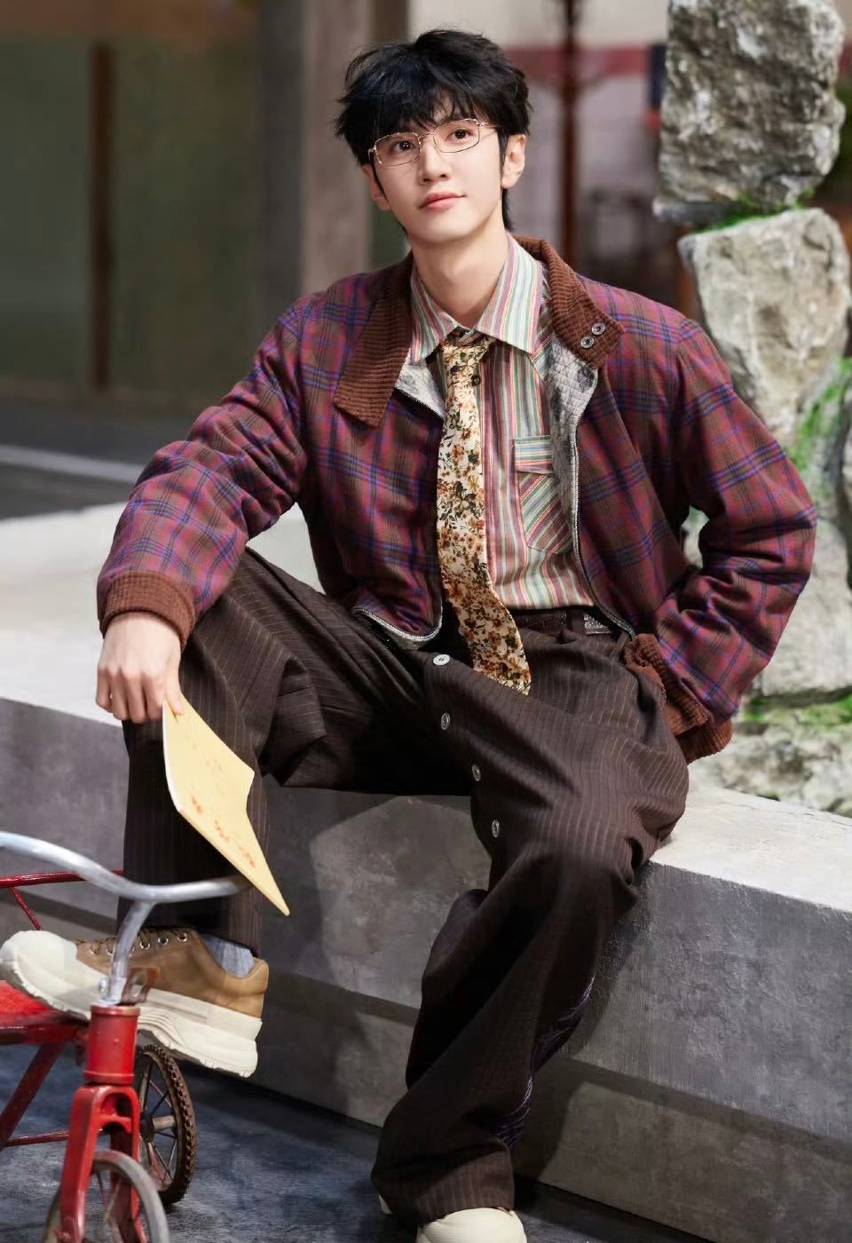 陈哲远王勉好癫的感情线大侦探大侦探这波太会了！陈哲远王勉癫系感情线笑点拉满，荒诞