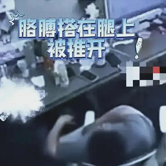 河南开封，一名女子患有中度抑郁症，辞职后休息了一段时间，决定到堂姐开的超市打工。