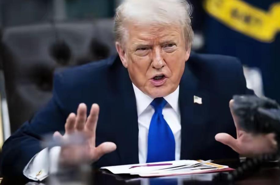 特朗普终于意识到，自己犯下了巨大的错误！ 那就是离开了中国，老美自己根本玩不转！