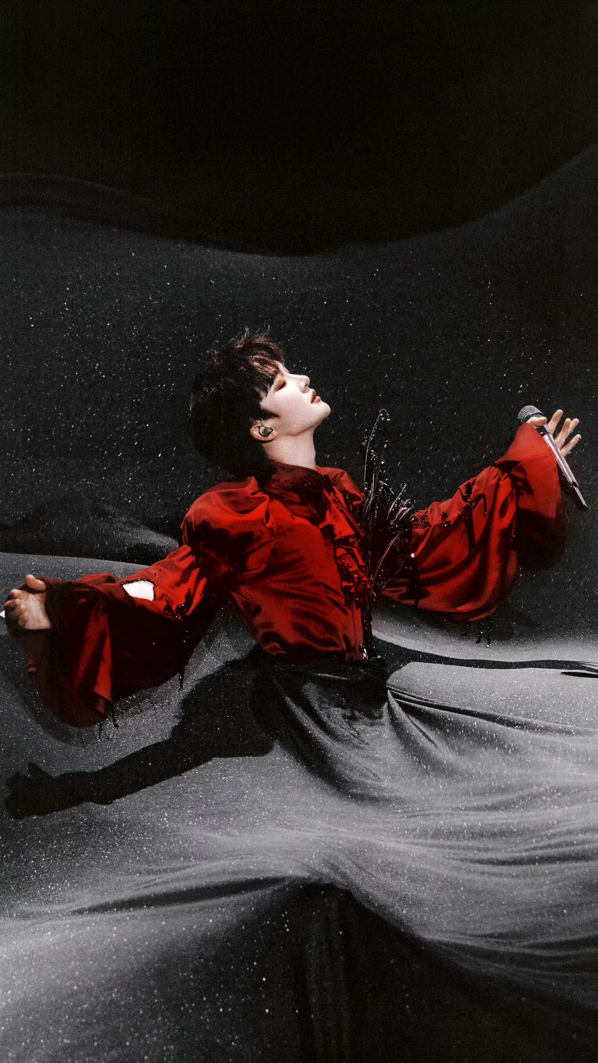 周深弥补了江苏跨年没有杂技的遗憾周深是来给完成杂技kpi的吧hhh，出唱歌又稳又