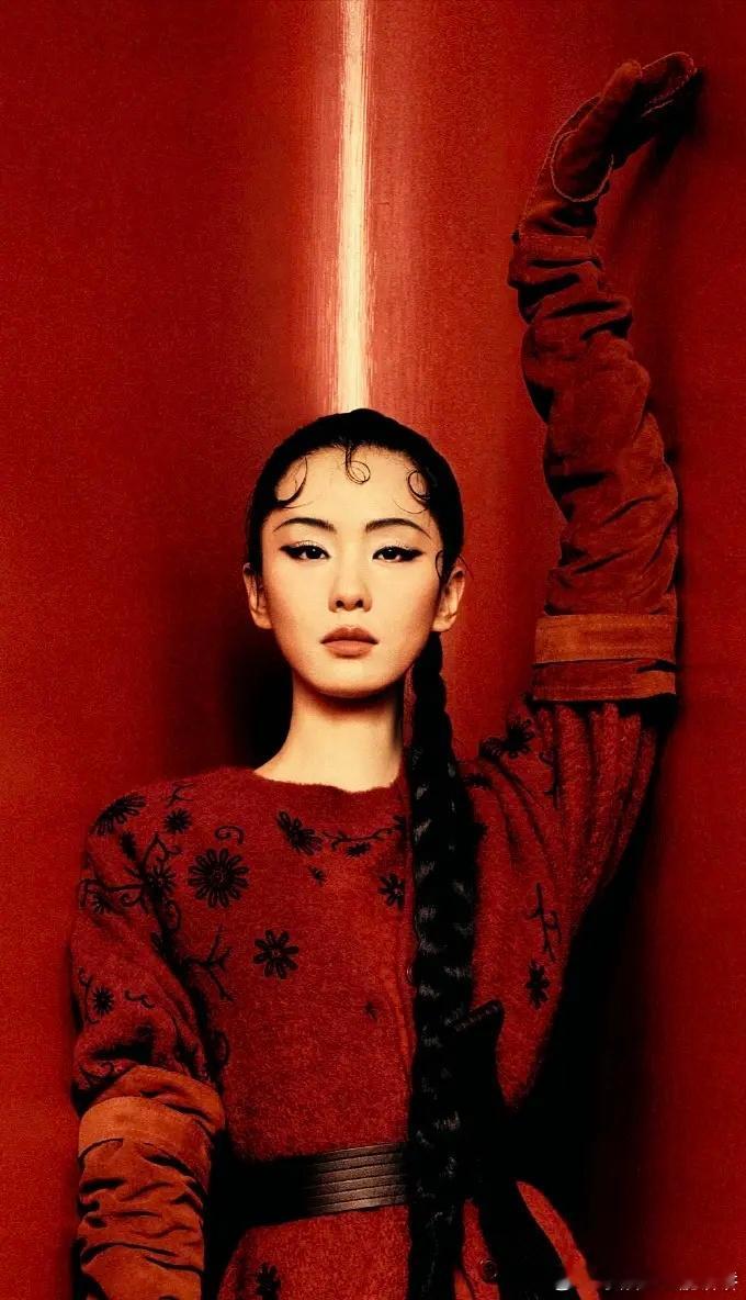 刘诗诗这几张图拍的，第一眼我以为是周笔畅～ ​​​