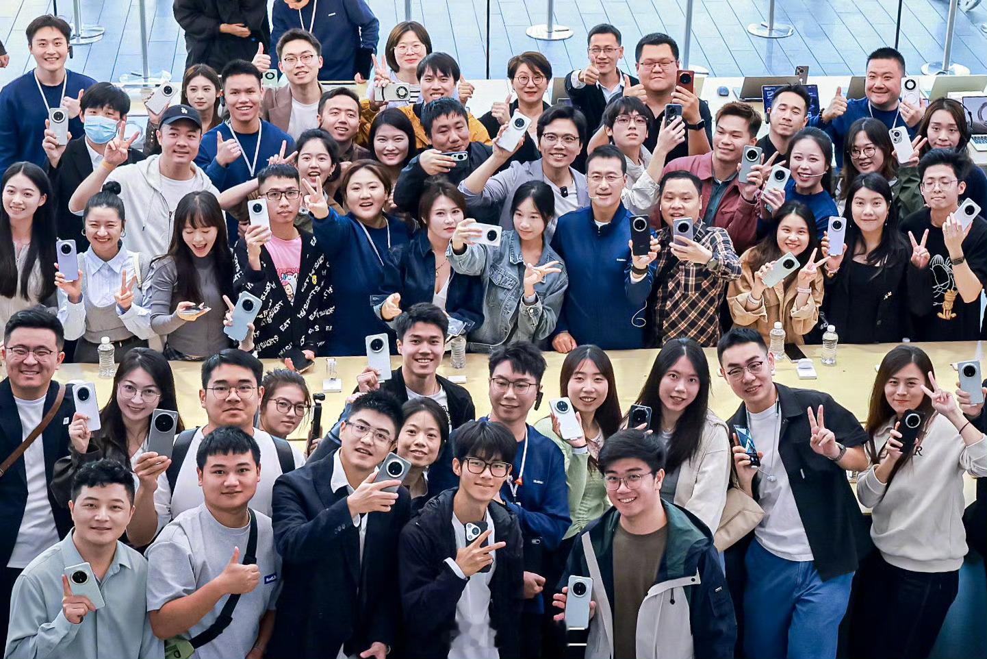 拍照一如既往的需要尽快优化啊[挤眼]9之后，我就不再用这个机型，真不怪我呀 