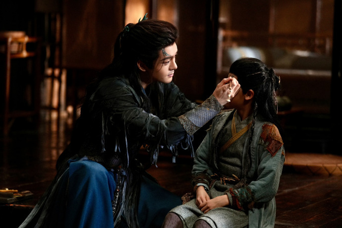 曾舜晞苍淏人父感爆棚 内娱叔系少年感第一人吧，看到《月鳞绮纪》曾舜晞苍淏人父感爆