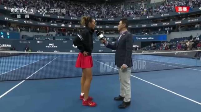 #中网[超话]##郑钦文进中网16强#中网女单第三轮，郑钦文鏖战近三小时，以7-6(3)、4-6、7