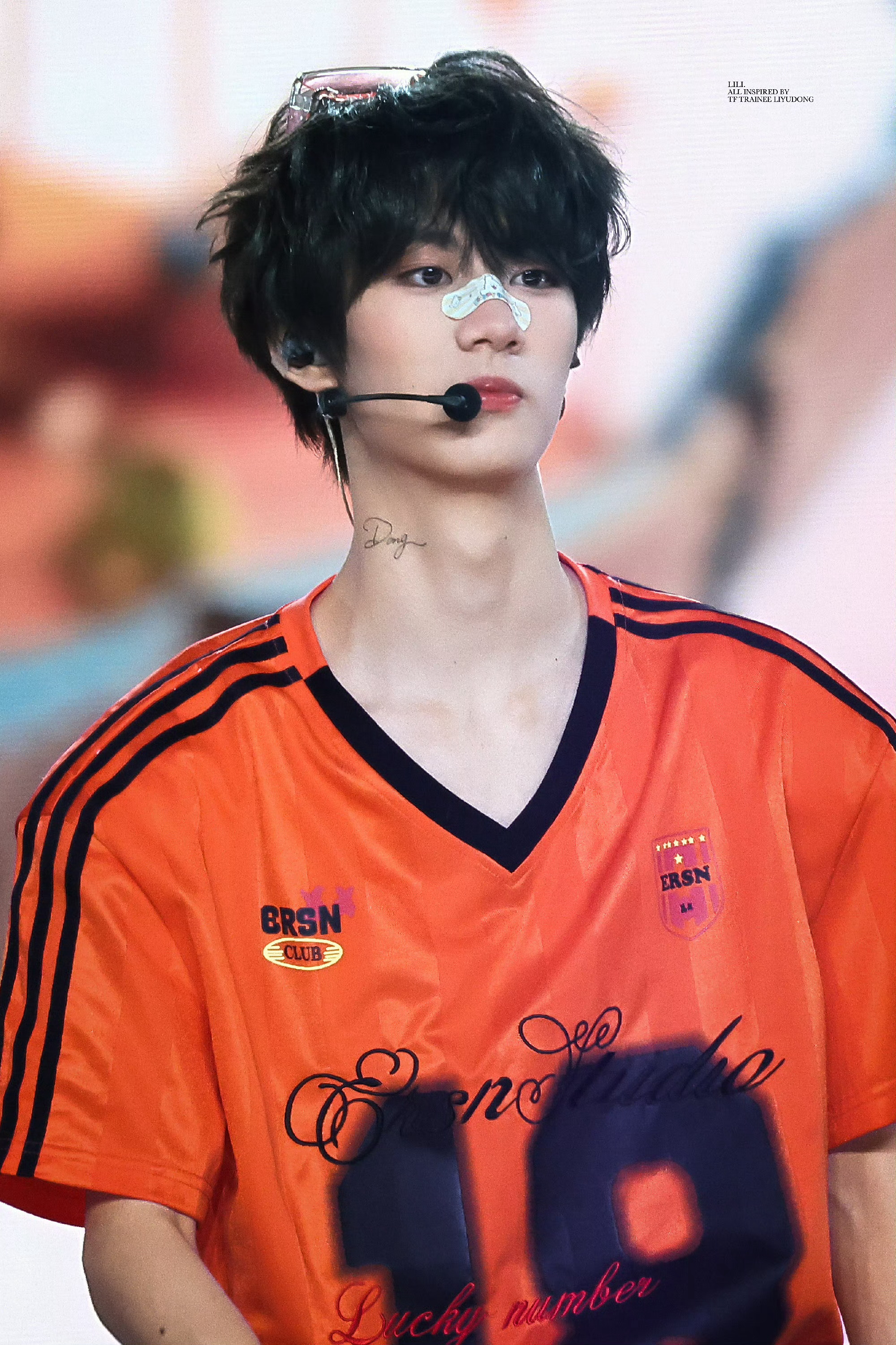 李煜东今天的纹身贴完全神来之笔，怎么会有人稚嫩和成熟融合的这么好啊😠李煜东🤍