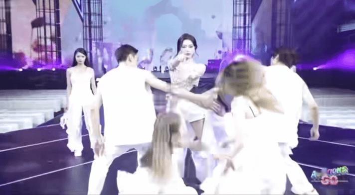 许佳琪新歌续假期爱豆琪永远都让我深深的着迷啊！谁懂SNH48香港演唱会的许佳琪有