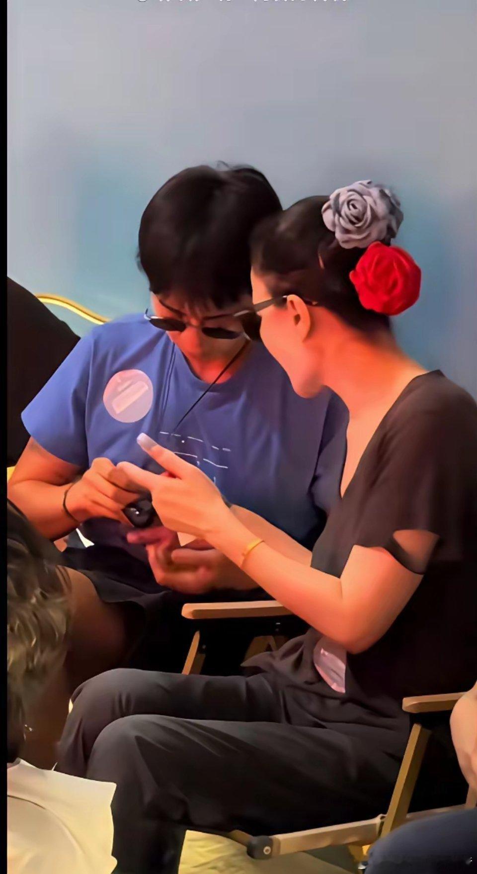 王菲和她的那个男闺蜜Ryan都已经相伴十年了。不管是看演出的现场、出门旅游，还是