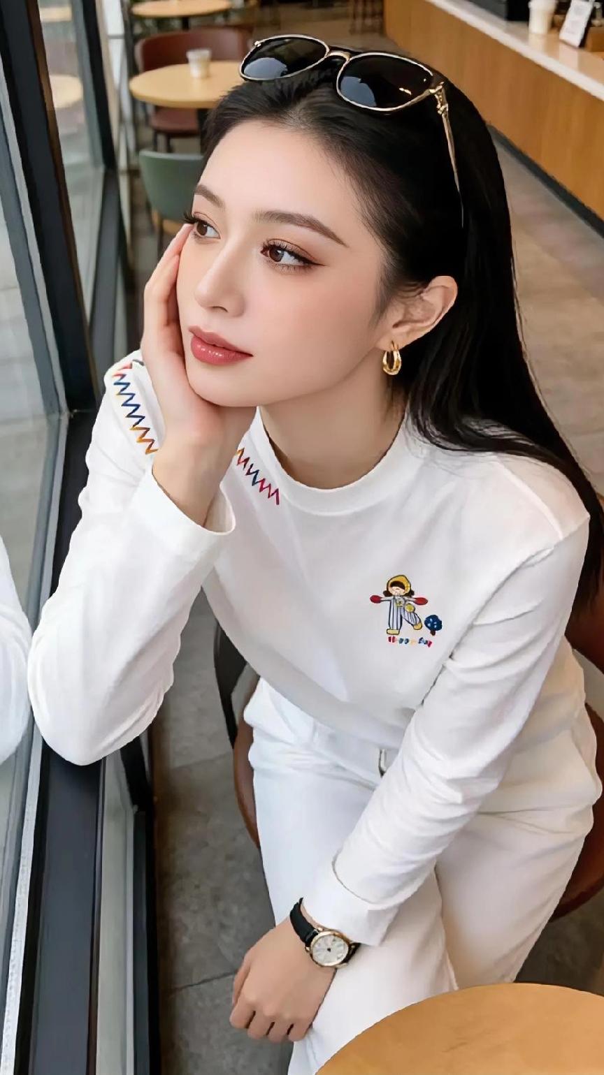 眼中无尺，不量短长，
方见众生鲜活。
是一句哲理格言，
在现实生活中，
我们要放