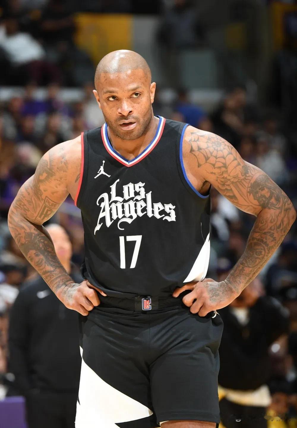 NBA赛场任务：球王PJ-塔克！
  一直被DNP的塔克，最近三场获得了出场的机