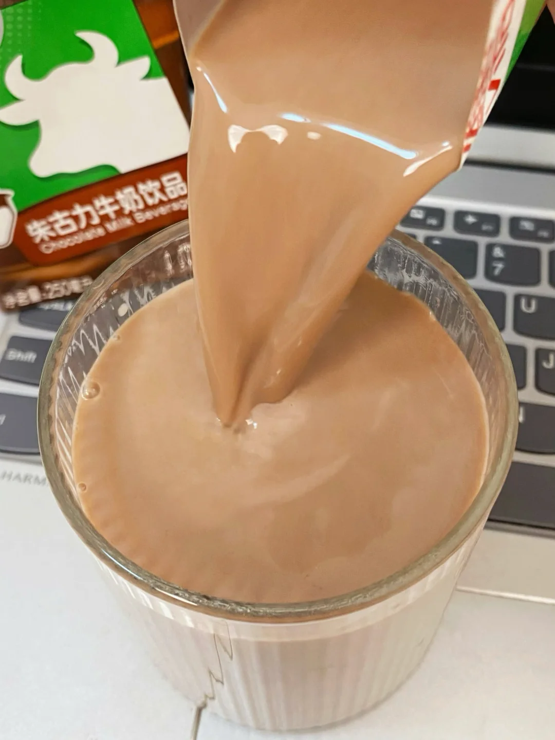 好喝已经说累了！可可🍫脑袋直接按箱囤…