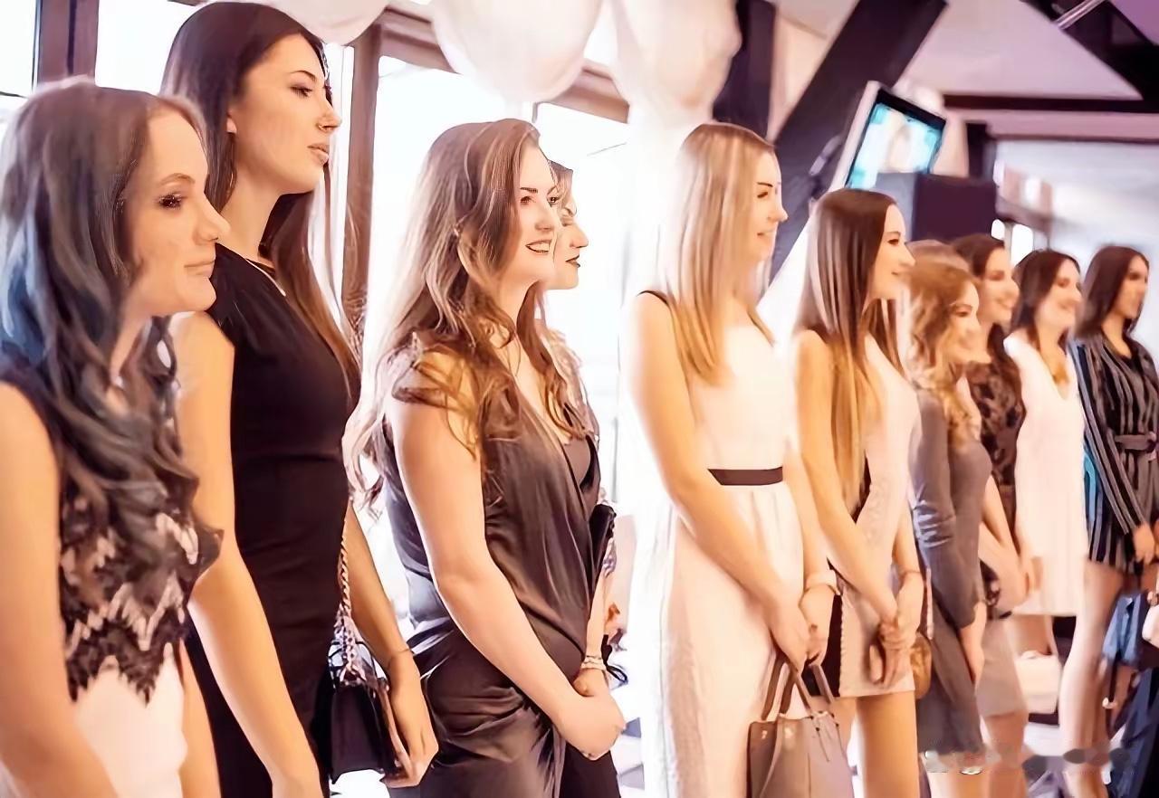 别被表象骗了！爱泼斯坦案，才是西方权贵腐败的真正天花板

为啥苏联没爆出爱泼斯坦