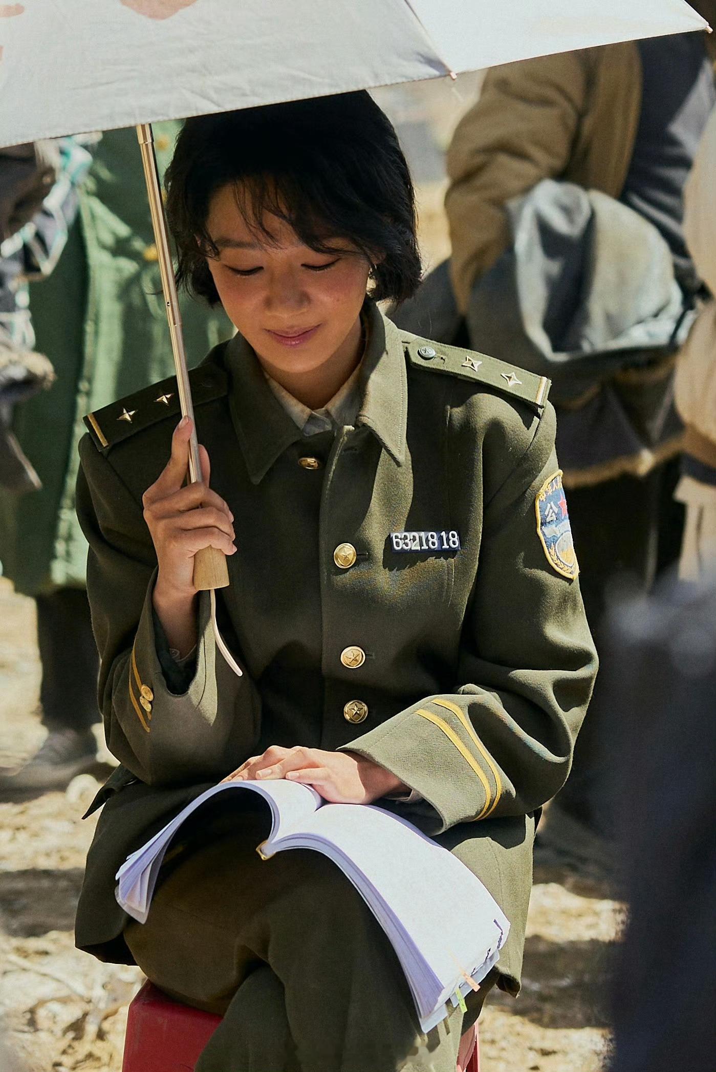 杨紫生命树白菊新剧照🈶很有生命力很顽强的一个角色，杨紫演的特别好